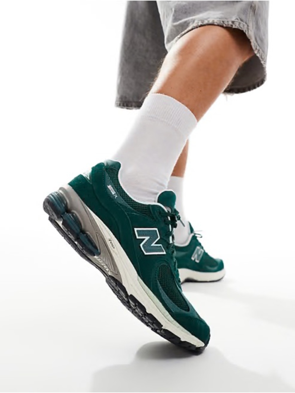 New Balance 2002R Marsh Green Spruce Sea Salt Suede Sneakers Shoes M2002RFK Sz 8